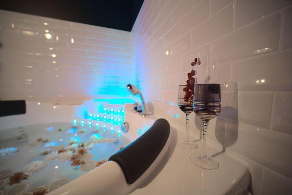 Luxury Room Jacuzzi Centre Ville Haut De Gamme Mulhouse Exterior foto